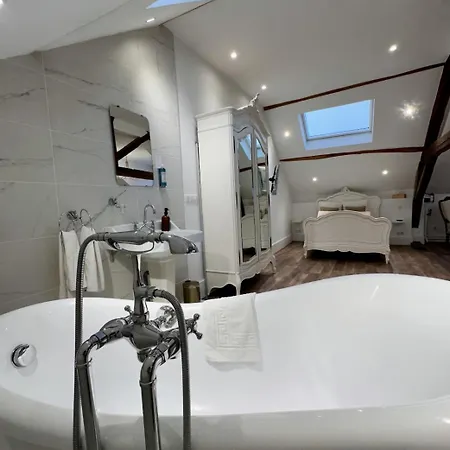 3 Des Remparts A 5 Mins De Charleville-mezieres Warcq