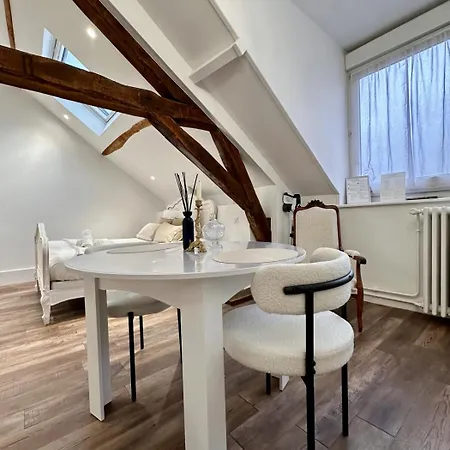 3 Des Remparts A 5 Mins De Charleville-mezieres * Warcq